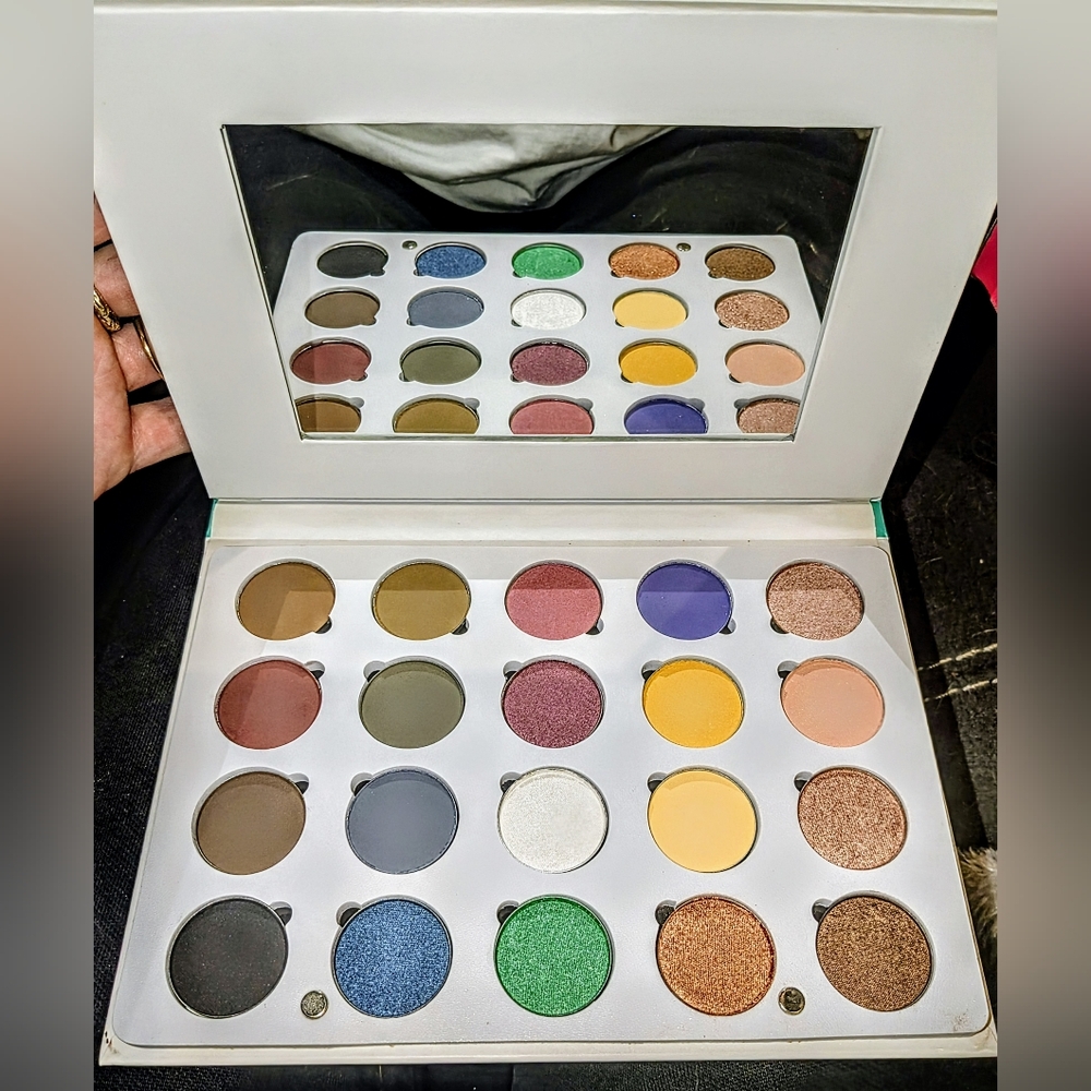 OFRA COSMETICS Pro Palette - Eyeshadow - Picture 2 of 12